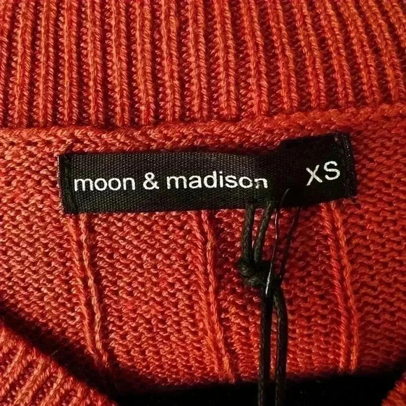 Moon & Madison Knitted Sweater Vest - Picture 6 of 7